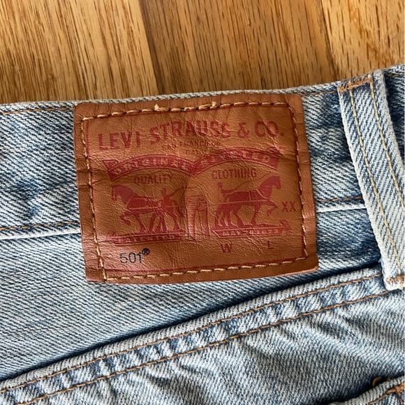 LEVI’s 501® ORIGINAL HIGH RISE WOMEN'S SHORTS size 26 - Picture 6 of 6